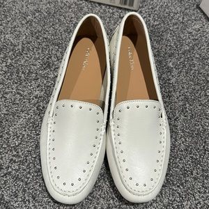 Calvin Klein cream stuffed loafer size 9 never worn